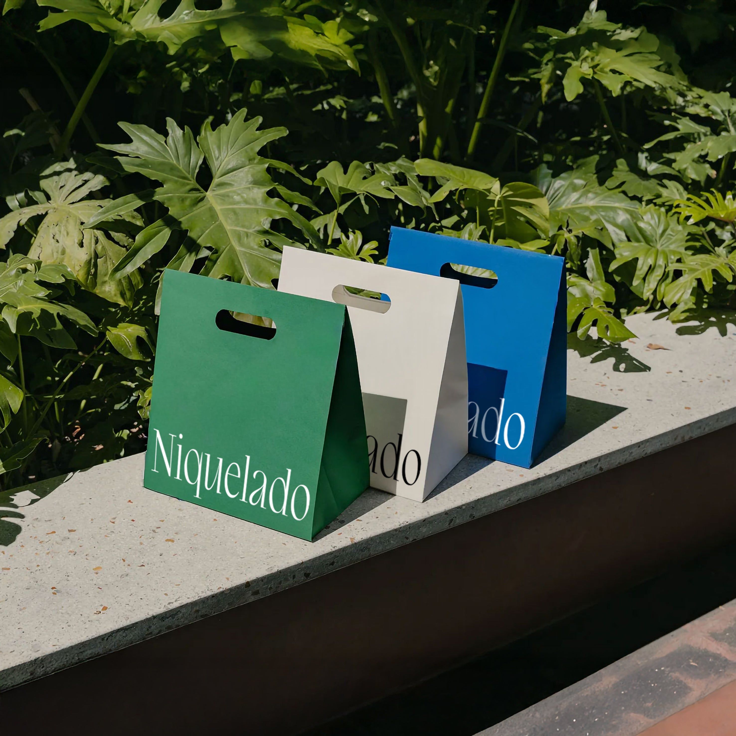 Bolsas con manija troquelada